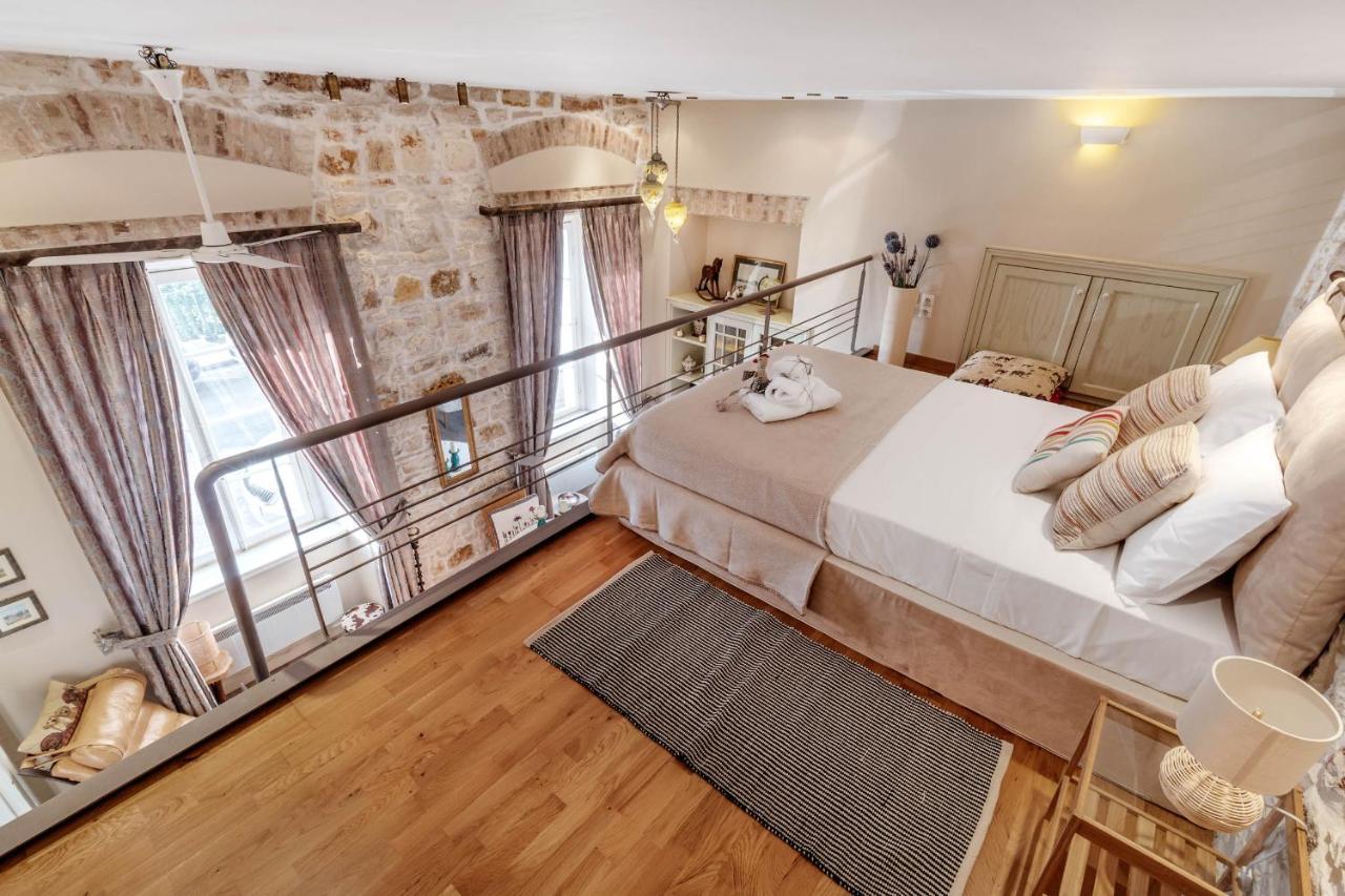 Mouragia Loft - Waterfront Old Corfu Town Apartment Bagian luar foto