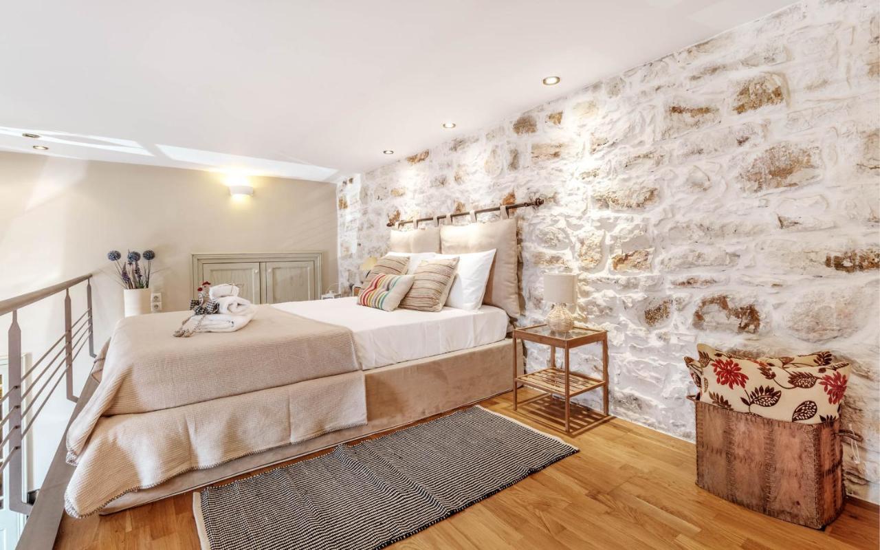 Mouragia Loft - Waterfront Old Corfu Town Apartment Bagian luar foto