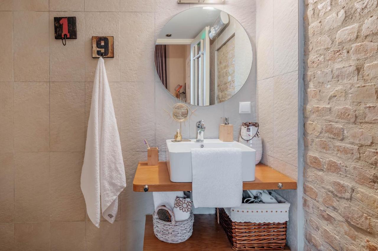 Mouragia Loft - Waterfront Old Corfu Town Apartment Bagian luar foto